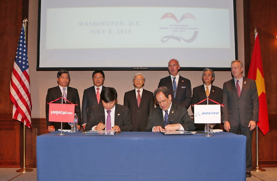 Lễ ký Biên bản ghi nhớ hợp tác giữa Hãng Hàng không VietjetAir (Việt Nam) và Tập đoàn Boeing (Hoa Kỳ), chiều 8/7/2015, trong chuyến thăm chính thức Hoa Kỳ của Tổng Bí thư Nguyễn Phú Trọng. (Ảnh: Trí Dũng/TTXVN)