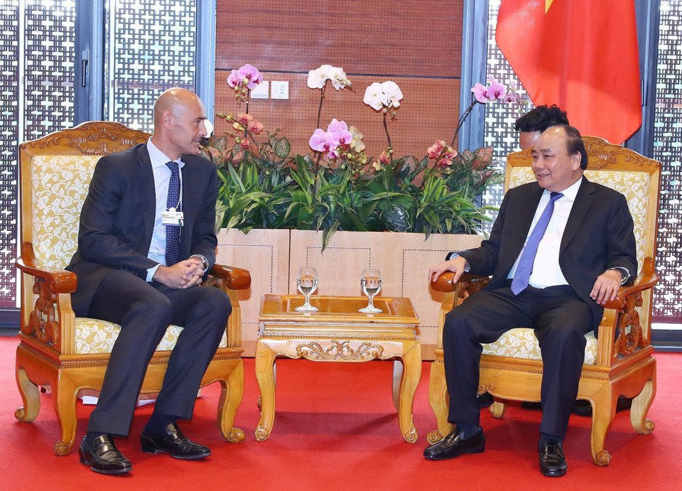 Chiều 12/9/2018, Hà Nội, Thủ tướng Nguyễn Xuân Phúc tiếp ông Karim Temsamani, Chủ tịch điều hành khu vực Châu Á - Thái Bình Dương của Tập đoàn Google (Hoa Kỳ). (Ảnh: Thống Nhất/TTXVN)