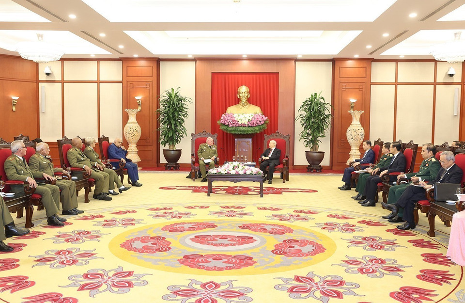 Quang cảnh lễ tiếp Thượng tướng Álvaro López Miera. (Ảnh: Trí Dũng/TTXVN)