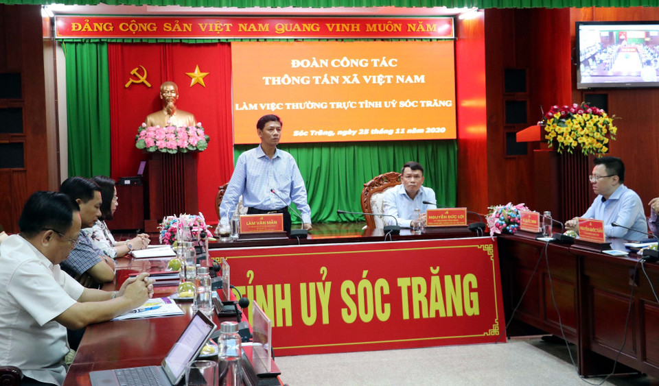 Lãnh đạo tỉnh Sóc Trăng phát biểu tại buổi làm việc. (Ảnh: Trung Hiếu/TTXVN)