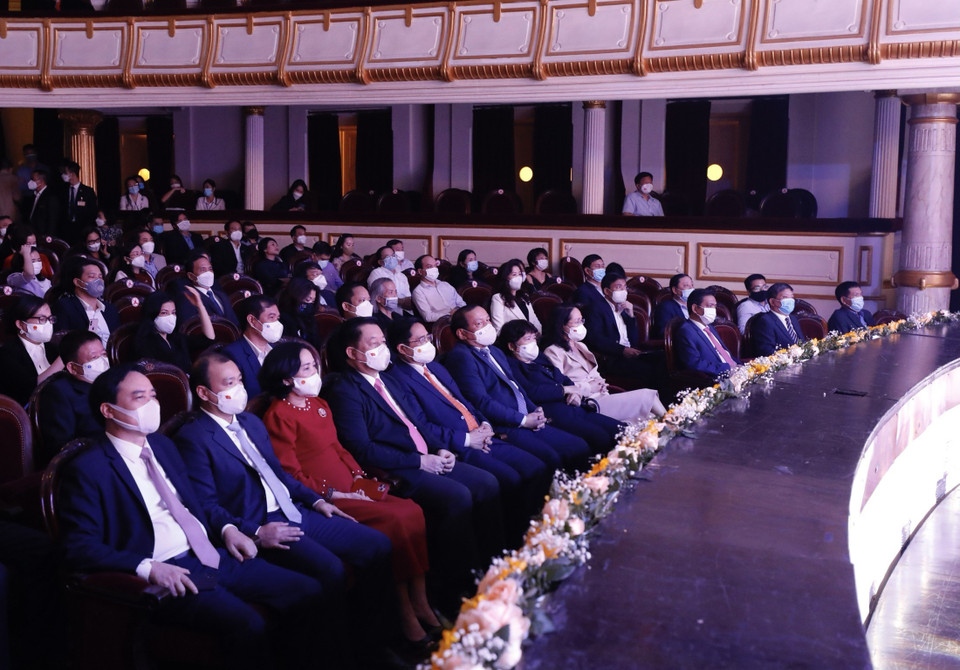 Thủ tướng Phạm Minh Chính dự Chương trình nghệ thuật “Niềm tin và khát vọng". (Ảnh: Dương Giang/TTXVN)