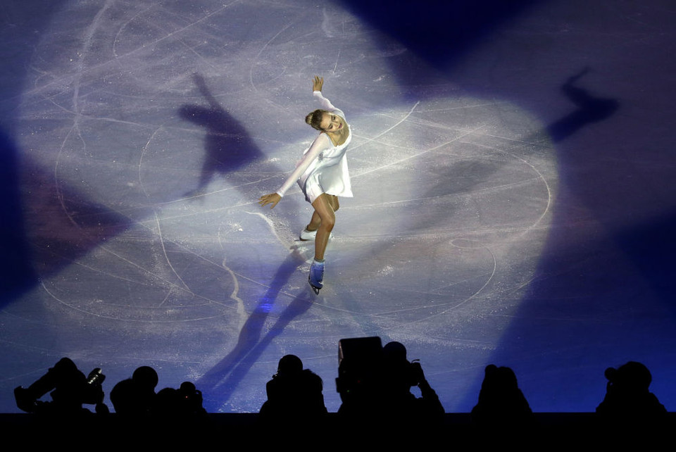 Nghệ sỹ người Nga Elena Radionova biểu diễn tại nhà thi đấu thể thao tại Bắc Kinh, Trung Quốc. (Ảnh: AP)