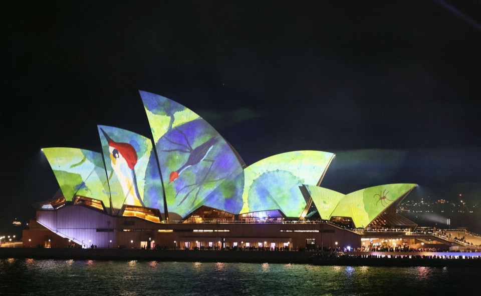 Lễ hội ánh sáng Vivid Sydney của Australia - một trong những sự kiện văn hóa du lịch lớn nhất trong năm và được nhiều người mong đợi nhất ở 'xứ sở Chuột túi.' (Ảnh: Kyodo/TTXVN)