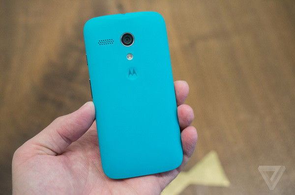 Mặt sau của mẫu điện thoại Moto G. (Nguồn: theverge.com)