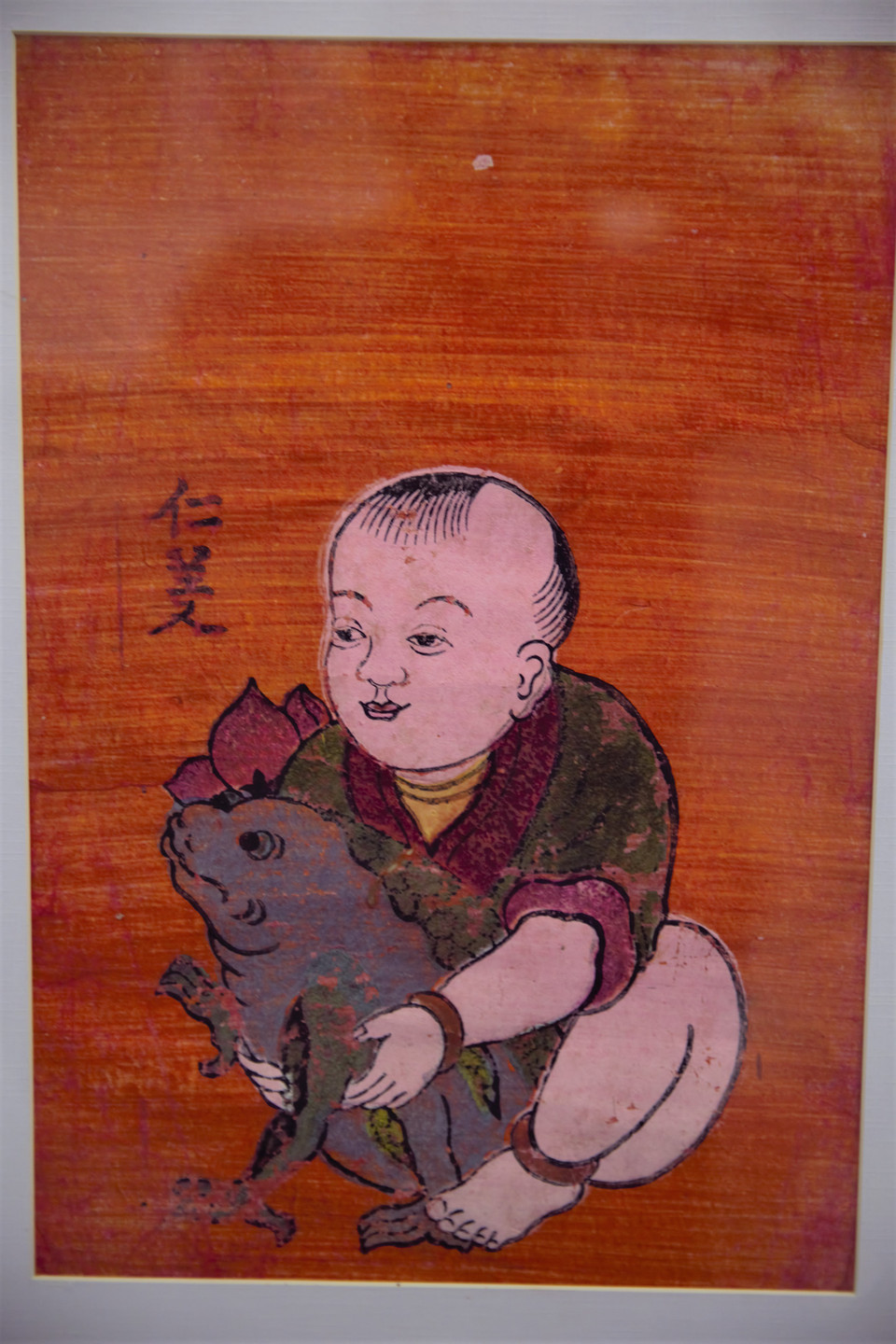 Các bức tranh dân gian Đông Hồ được trưng bày tại triển lãm. (Ảnh: Vi Diệu/Vietnam+)