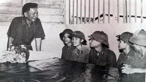 Đảm nhiệm cương vị Chủ tịch nước trong giai đoạn đầu tiến hành công cuộc đổi mới đất nước, ông tham gia hoạch định nhiều chủ trương, chính sách quan trọng của Đảng và Nhà nước cả về đối nội và đối ngoại. (Ảnh: Tư liệu/TTXVN phát)