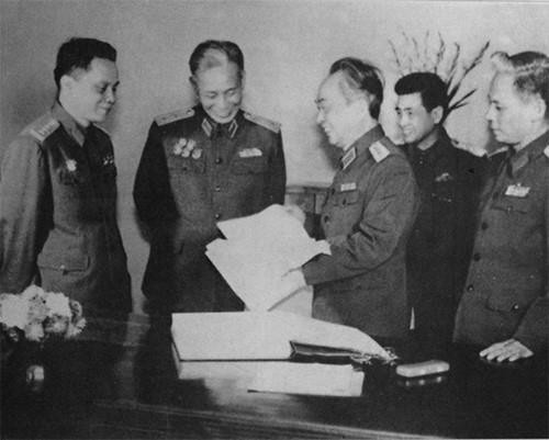 Ông là vị tướng của trận mạc, luôn có mặt ở những chiến trường gai góc và nóng bỏng nhất, có khả năng xoay chuyển cục diện trận đánh. (Ảnh: Tư liệu/TTXVN phát)