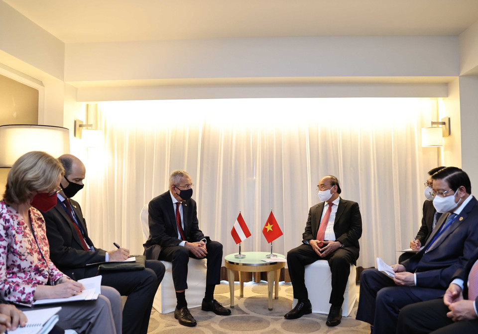 Chủ tịch nước Nguyễn Xuân Phúc gặp Tổng thống Áo Alexander Van der Bellen. (Ảnh: Thống Nhất/TTXVN)