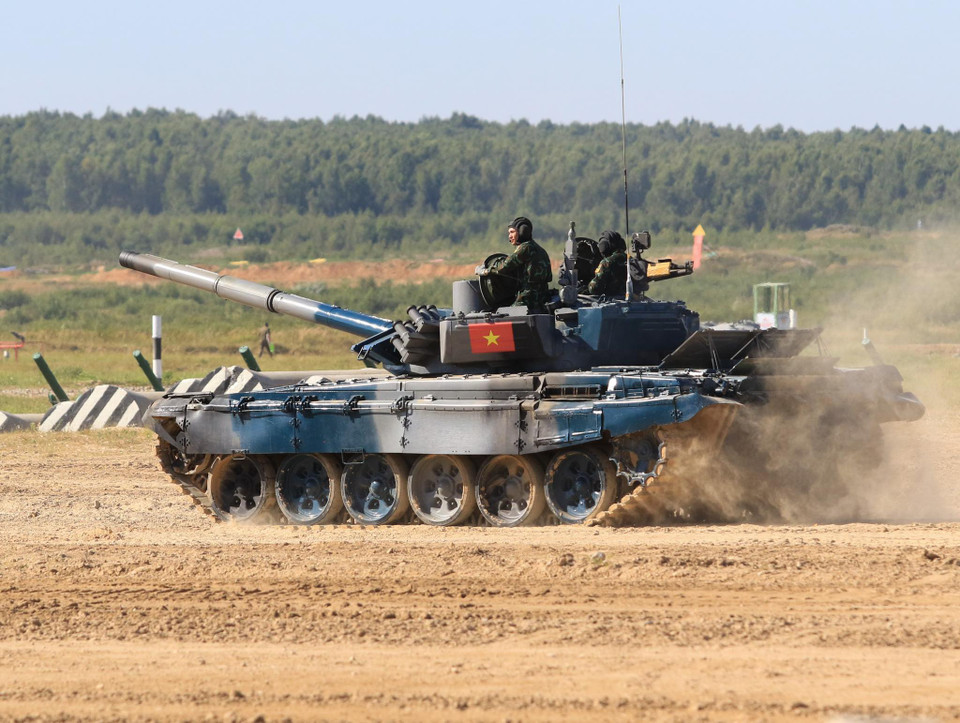 Thành phần kíp số 2 gồm Trưởng xe Vũ Bá Trọng, pháo thủ Lê Quang Hiệp và lái xe Đào Bá Tư. (Ảnh: Duy Trinh-Trần Hiếu/Vietnam+)