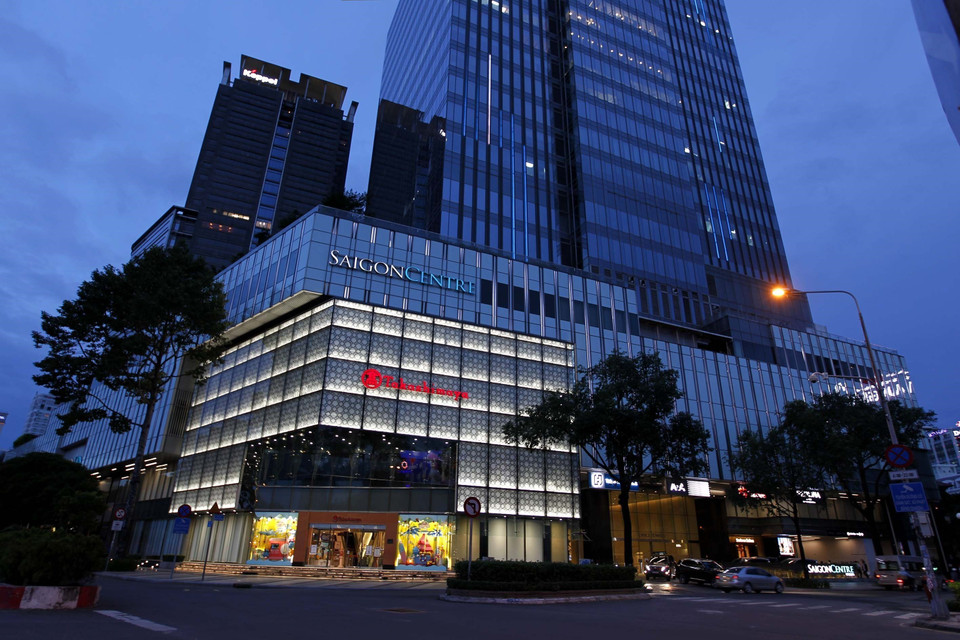 Nhiều tuyến phố ở trung tâm Thành phố Hồ Chí Minh vắng bóng người trước giờ thực hiện giãn cách theo Chỉ thị 16. (Ảnh: TTXVN)