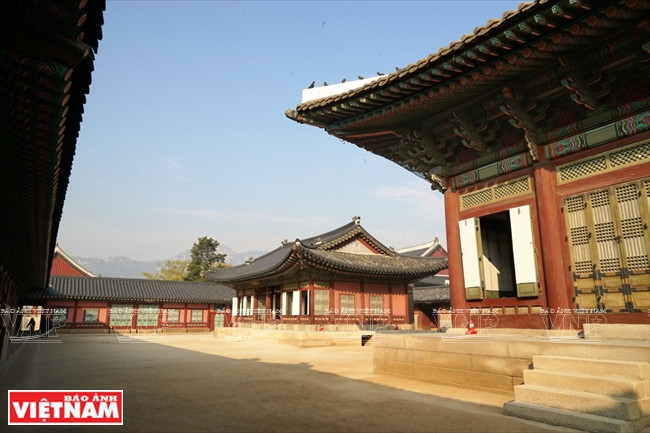 Nét kiến trúc đặc sắc trong quần thể Cung điện Gyeonbokgung.