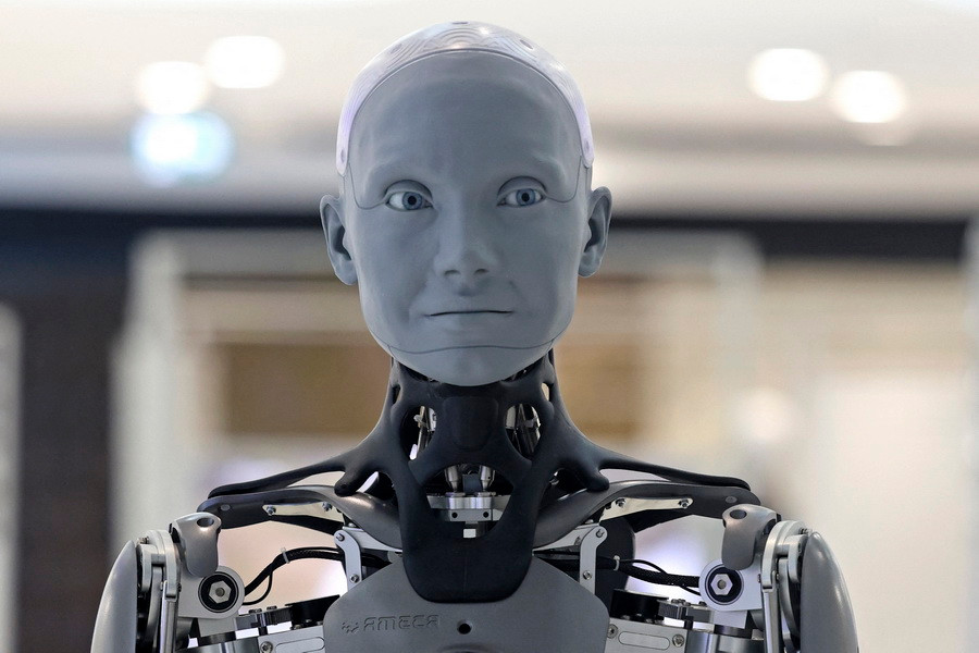 Robot "Ameca" được giới thiệu tại Bảo tàng Tương lai ở Dubai, UAE ngày 11/10/2022. (Ảnh: AFP/TTXVN)