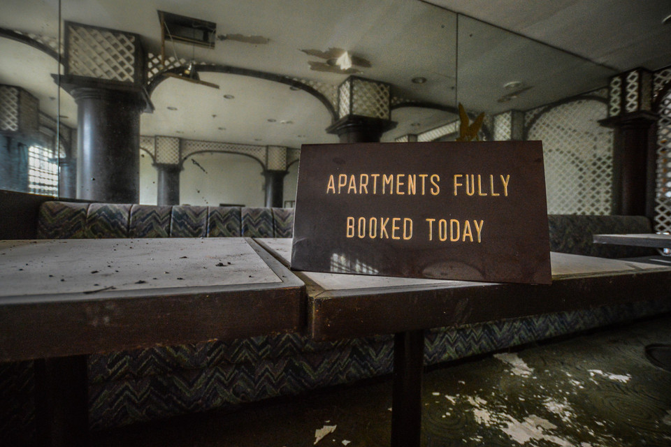 Nhiều công trình bị bỏ hoang ở ngay giữa trung tâm Hong Kong - nơi có giá bất động sản thuộc hàng cao nhất thế giới. (Ảnh: HK Urbex)