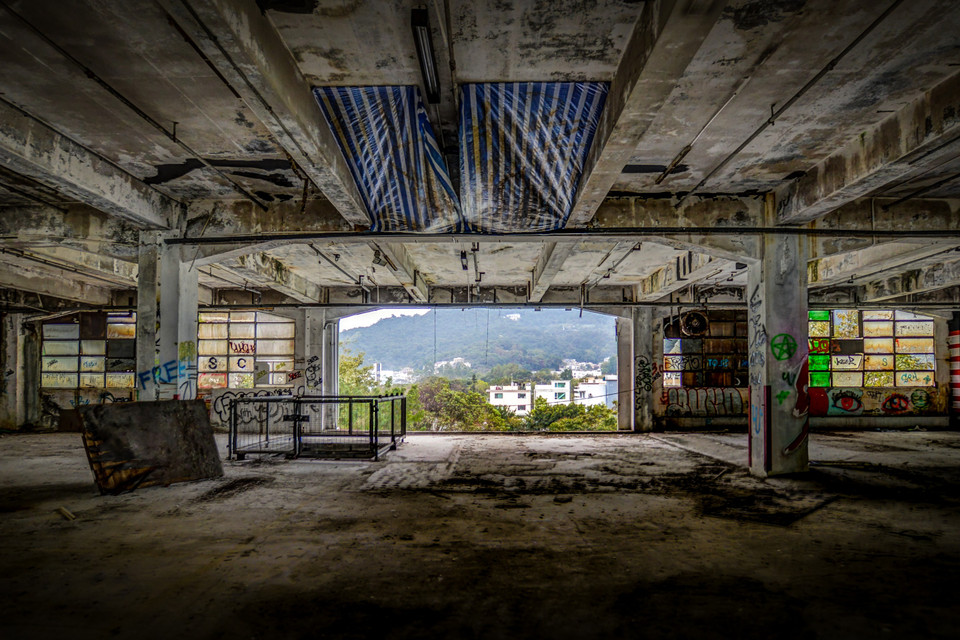 HK Urbex đã chụp lại hình ảnh của những công trình này trước khi chúng bị bán đi hoặc phá dỡ. (Ảnh: HK Urbex)