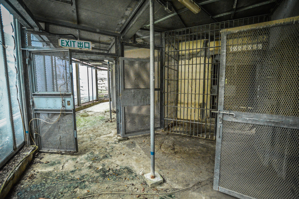 Qua những bức ảnh, nhóm HK Urbex muốn kể lại những câu chuyện đã rơi vào quên lãng tại đặc khu hành chính này. (Ảnh: HK Urbex)