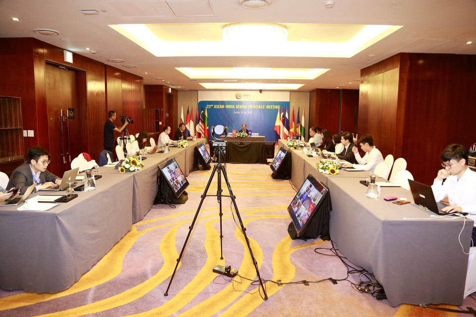 Ngày 16/7/2020, Thứ trưởng Bộ Ngoại giao Nguyễn Quốc Dũng, Trưởng SOM ASEAN của Việt Nam tham dự Hội nghị các Quan chức cao cấp ASEAN-Ấn Độ (AISOM) thường niên lần thứ 22 được tổ chức theo hình thức trực tuyến. (Ảnh: TTXVN phát)