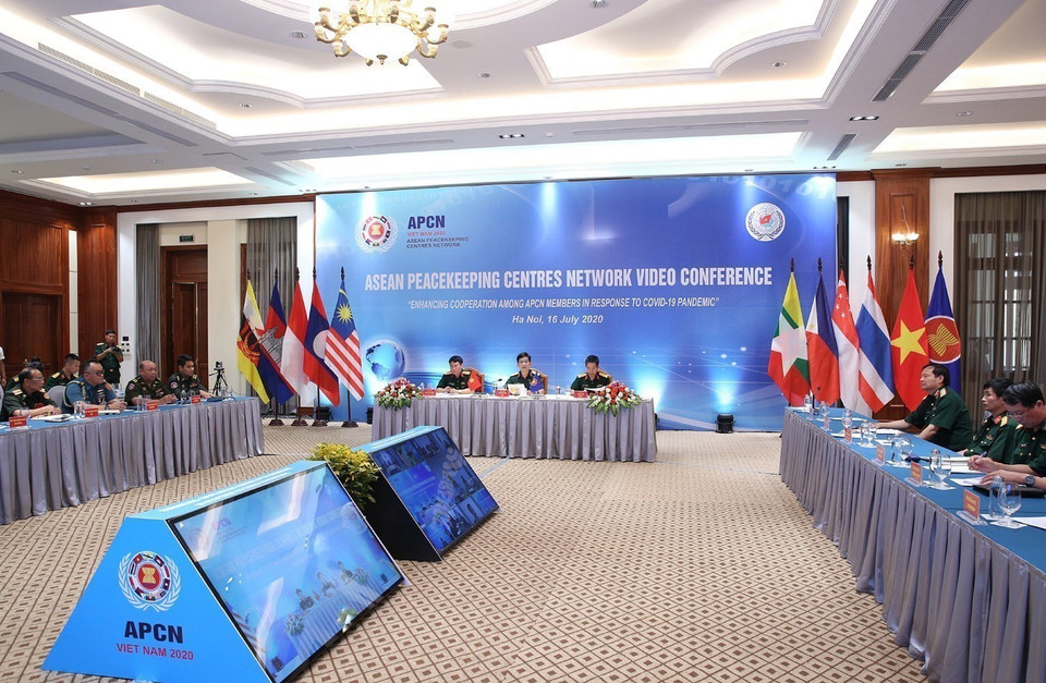 Sáng 16/7/2020, Mạng lưới các Trung tâm Gìn giữ hoà bình ASEAN (APCN) tổ chức Hội nghị trực tuyến với chủ đề "Tăng cường hợp tác APCN ứng phó với dịch COVID-19". (Ảnh: Dương Giang/TTXVN)