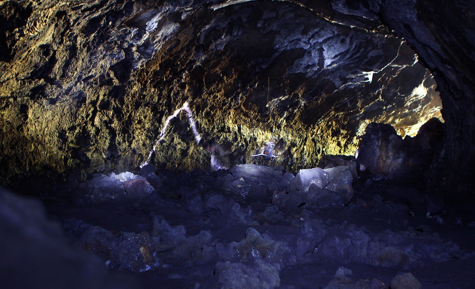 Hệ thống hang động núi lửa từ miệng núi lửa Chư B’Luk chạy dọc theo sông Sêrêpôk đến khu vực thác Dray Sáp(Đắk Nông). (Ảnh: Dương Giang/TTXVN)