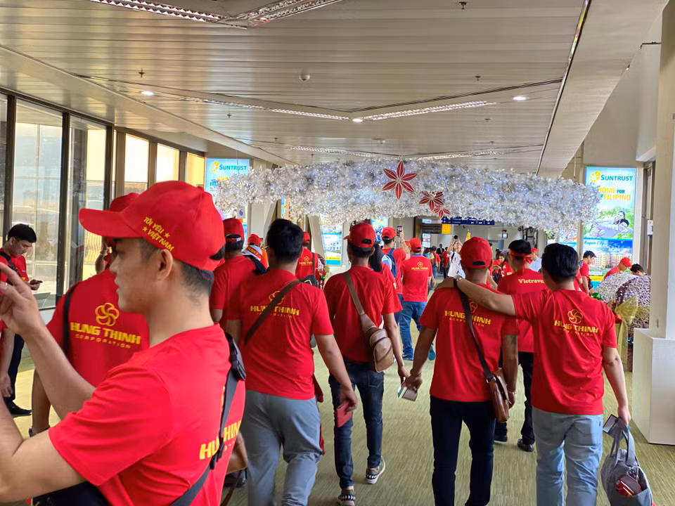 Nhiều cổ động viên sang tận Philippines để cổ vũ cho U22 Việt Nam. (Ảnh: Vietnam+)