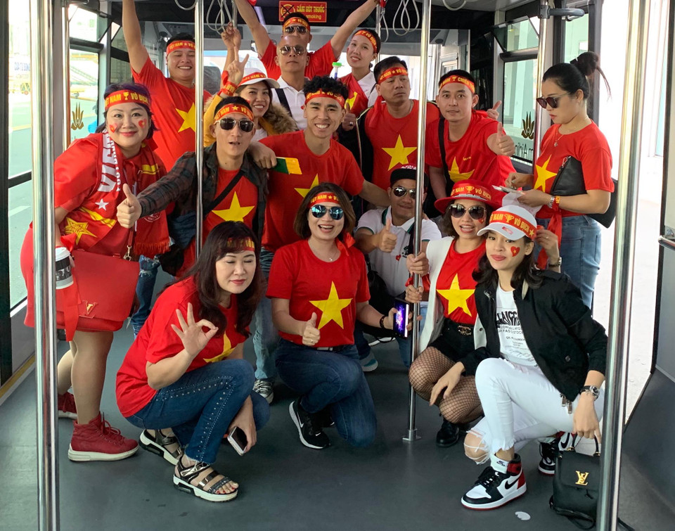 Các cổ động viên sẵn sàng "cháy hết mình" vì chiếc huy chương Vàng. (Ảnh: Vietnam+)