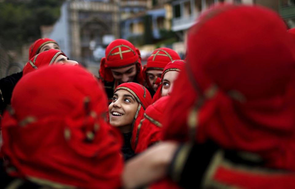 Các diễn viên chuẩn bị trình diễn tại lễ hội hàng năm Tbilisoba ở Tbilisi, Gruzia. (Ảnh: Reuters)