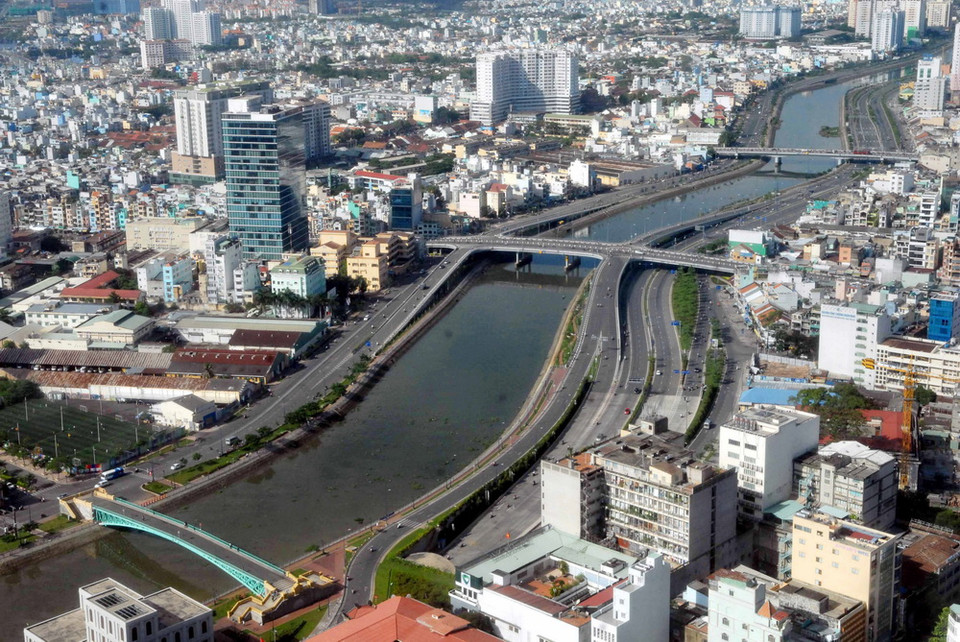 Kênh Tàu Hủ-Bến Nghé được đầu tư xây dựng, góp phần mang lại hiệu quả lớn về kinh tế-xã hội và môi trường của thành phố. (Ảnh: Mạnh Linh/TTXVN)