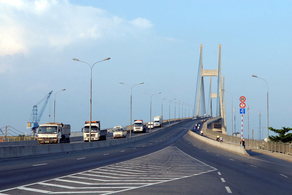 Cầu Phú Mỹ nằm ở phía Nam thành phố, bắc qua sông Sài Gòn. (Ảnh: Mạnh Linh/TTXVN)