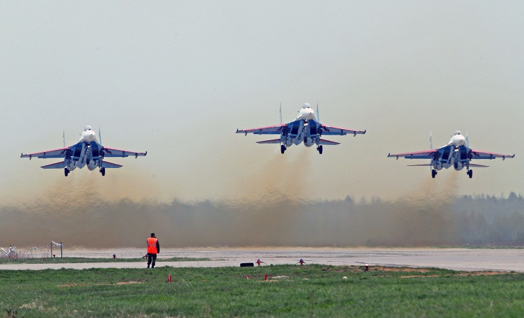 Lực lượng không quân Nga tổng duyệt tại trường bắn Alabino thuộc Khu vực Moskva. (Nguồn: ITAR-TASS)