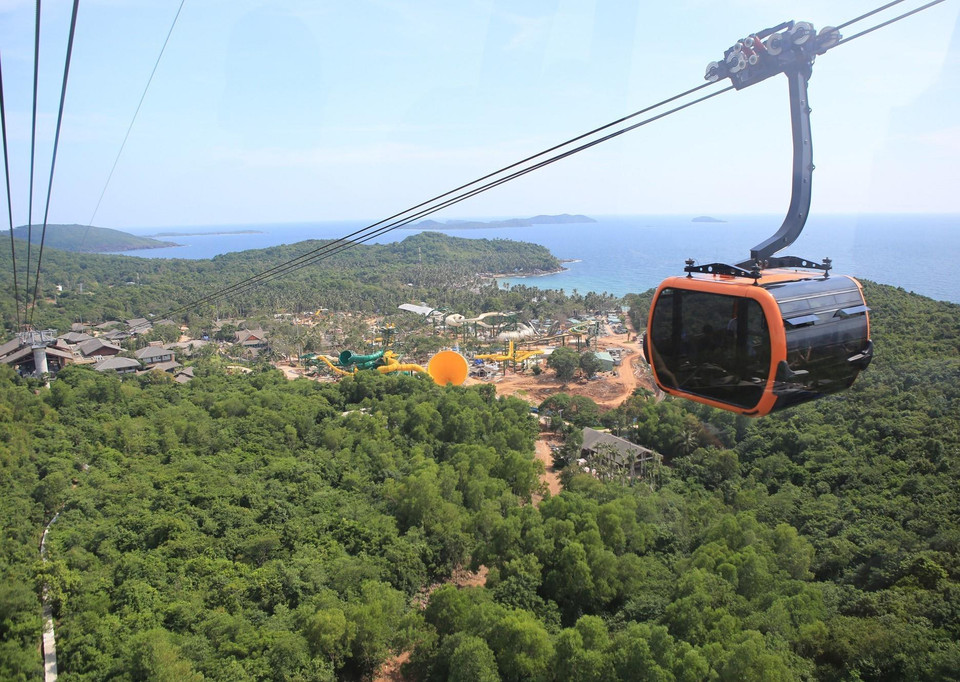 Khu vui chơi đang được xây dựng trên đảo Hòn Thơm. (Ảnh: Ngọc Hà/TTXVN)