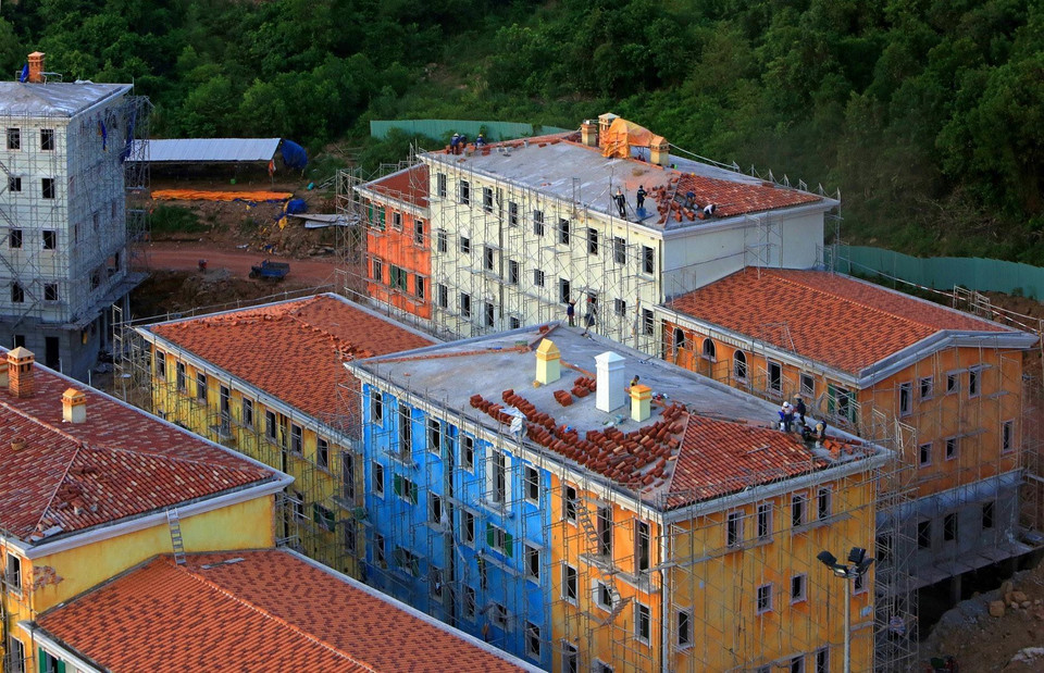 Một góc khu đô thị mới đang được xây dựng thị trấn An Thới. (Ảnh: Ngọc Hà/TTXVN)