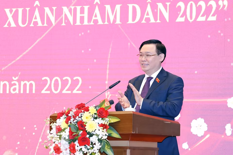 Chiều 27/1/2022, tại Nhà Quốc hội, Chủ tịch Quốc hội Vương Đình Huệ và các đồng chí lãnh đạo Quốc hội gặp mặt chúc Tết đại biểu Quốc hội chuyên trách ở Trung ương, cán bộ, công chức, viên chức, người lao động của Văn phòng Quốc hội nhân dịp Xuân Nhâm Dần 2022. (Ảnh: Doãn Tấn/TTXVN)