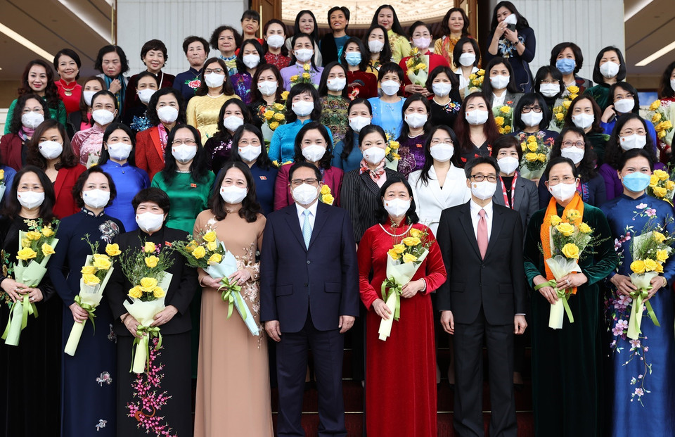 Thủ tướng Phạm Minh Chính tin tưởng truyền thống nhân hậu, đảm đang, trí tuệ và cống hiến luôn tỏa sáng trong mỗi người phụ nữ Việt Nam. (Ảnh: Dương Giang/TTXVN)