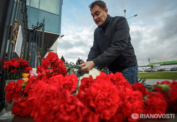 Nước cộng hòa Tatarstan (thuộc Nga) ngày 19/11 đã quyết định để tang những nạn nhân của vụ tai nạn máy bay thảm khốc tại sân bay quốc tế Kazan. (Ảnh: RIA Novosti)