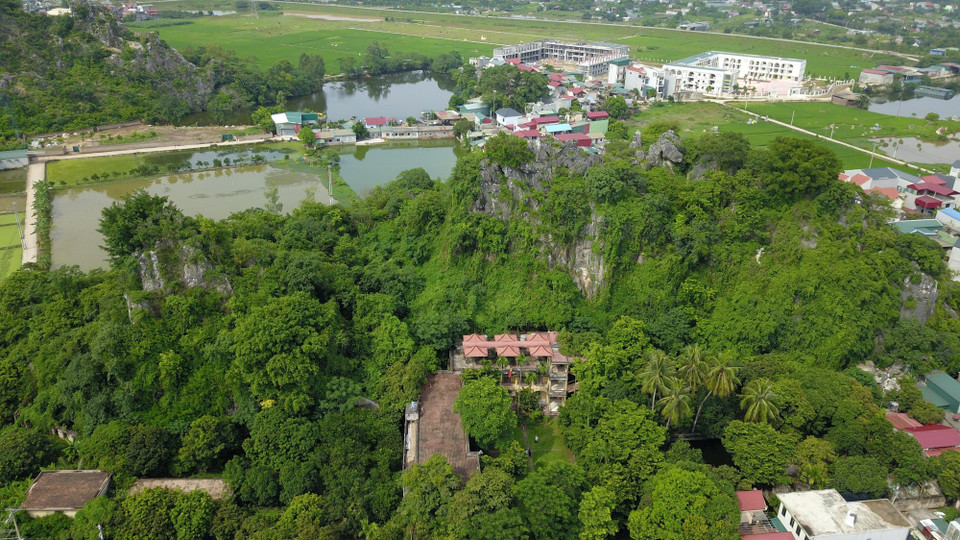 T6 - nơi sơ tán của Việt Nam Thông tấn xã (nay là TTXVN) nằm ngay dưới chân núi Sơn Tượng, xã Phượng Cách, một trong 'thập lục kỳ sơn' thuộc huyện Quốc Oai, Hà Tây (nay là Hà Nội). (Ảnh: Minh Đức/TTXVN)