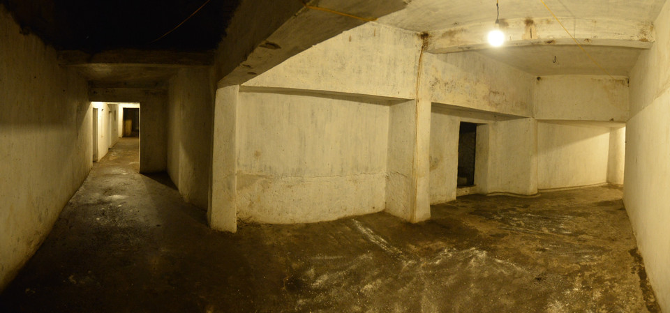 Không gian bên trong được chia nhiều phòng, mỗi phòng với một chức năng riêng. (Ảnh: Minh Đức/TTXVN)