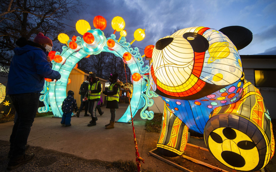 Một số hình ảnh tại Triển lãm Ánh sáng quốc tế Seasky được tổ chức tại Thác Niagara ở Ontario, Canada. (Ảnh: THX/TTXVN)