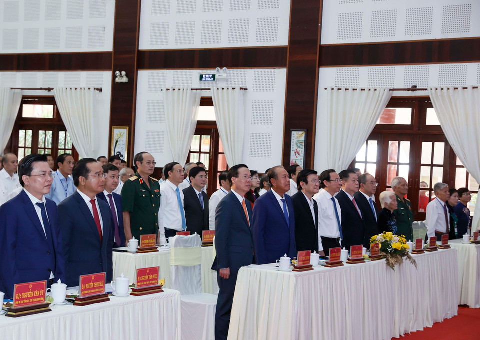 Chủ tịch nước Võ Văn Thưởng và các đại biểu dự lễ kỷ niệm. (Ảnh: Thống Nhất/TTXVN)