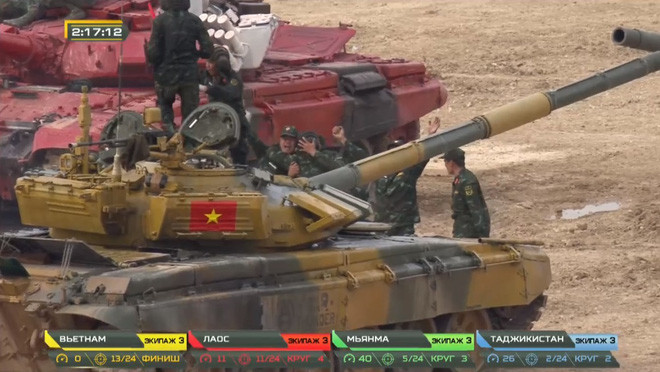 Các chiến sỹ trong niềm vui vỡ òa khi giành chiến thắng.