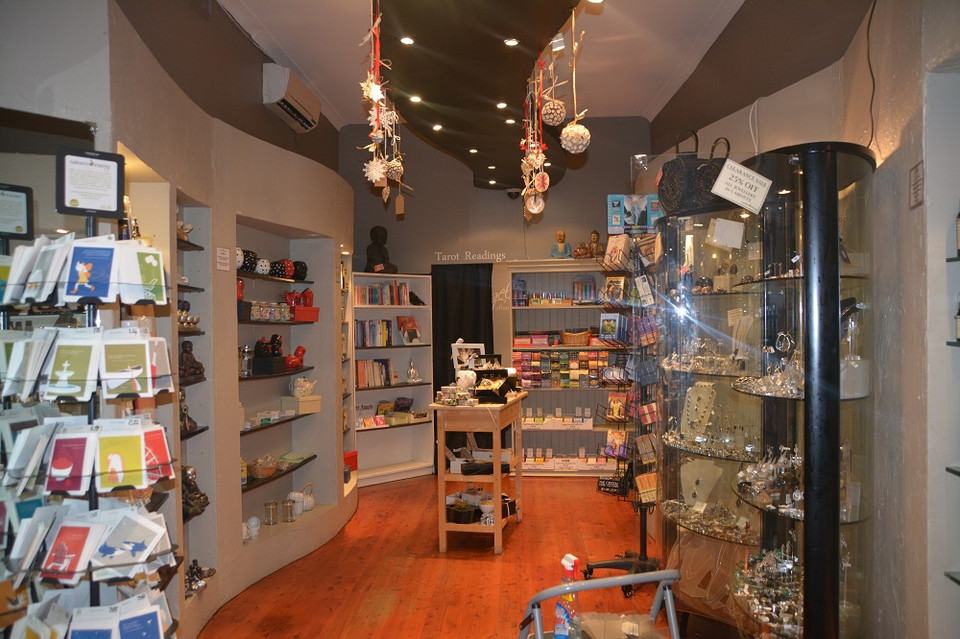 Hầu hết các cửa hàng tại đây cũng được trang trí một cách đầy sáng tạo, vui nhộn.