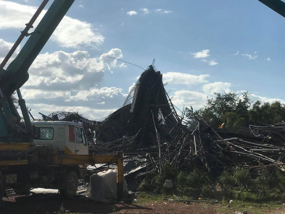 Hiện trường vụ sập chùa. (Ảnh: Fresh News)