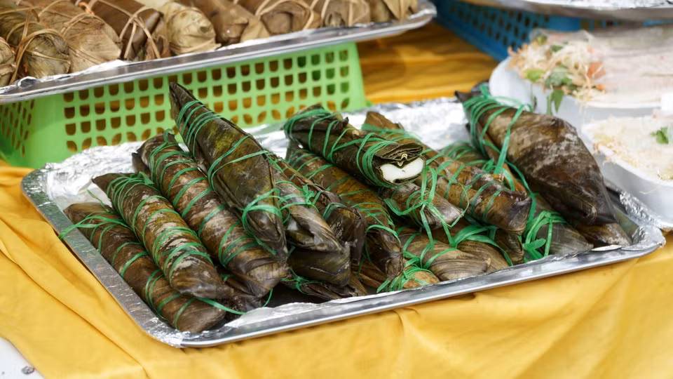 Hội chợ là cơ hội tốt để các doanh nghiệp và địa phương quảng bá sản phẩm đặc sản tới người tiêu dùng, du khách trong và ngoài nước. (Ảnh: Vi Diệu/Vietnam+)