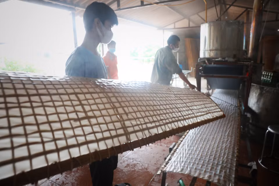 Sản phẩm Mỳ Chũ của Bắc Giang không chỉ nổi tiếng trong nước mà còn xuất khẩu ra thế giới, được đăng ký bảo hộ nhãn hiệu tập thể ở nhiều nước: Trung Quốc, Lào, Campuchia, Thái Lan, Hàn Quốc, Nhật Bản. (Ảnh: Danh Lam/TTXVN)