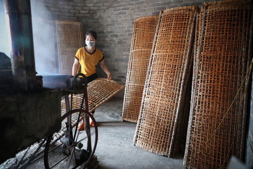 Dây chuyền sản xuất Mỳ Chũ tại Hợp tác xã sản xuất Mỳ Chũ Xuân Trường, xã Nam Dương, huyện Lục Ngạn (Bắc Giang). (Ảnh: Danh Lam/TTXVN)