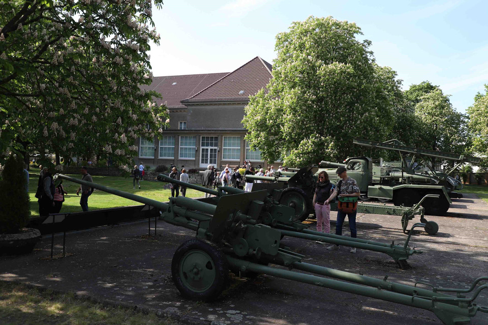 Các hiện vật trưng bày ở Viện bảo tàng Đức-Nga tại Berlin. (Ảnh: Mạnh Hùng/TTXVN)