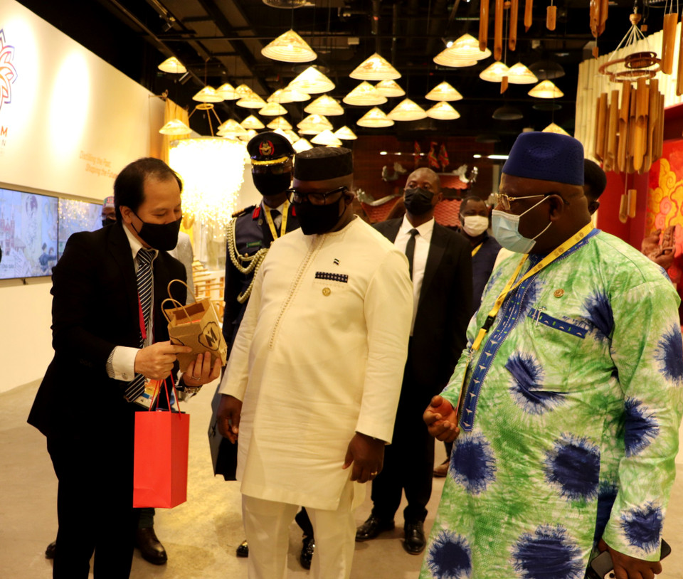 Nhà triển lãm Việt Nam tại EXPO 2020 Dubai do Bộ Văn hóa, Thể thao và Du lịch tổ chức và vận hành. Với diện tích rộng hơn 850m2, Nhà triển lãm Việt Nam nằm ở khu chủ đề “Cơ hội” và mang thông điệp “Hội tụ quá khứ, lan tỏa tương lai."