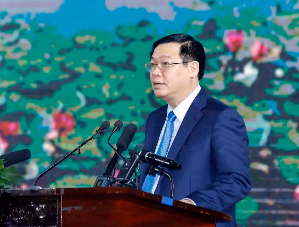 Uỷ viên Bộ Chính trị, Phó Thủ tướng Chính phủ Vương Đình Huệ, Trưởng Ban Chỉ đạo các chương trình mục tiêu quốc gia, phát biểu tại hội nghị. (Ảnh: Thống Nhất/TTXVN)
