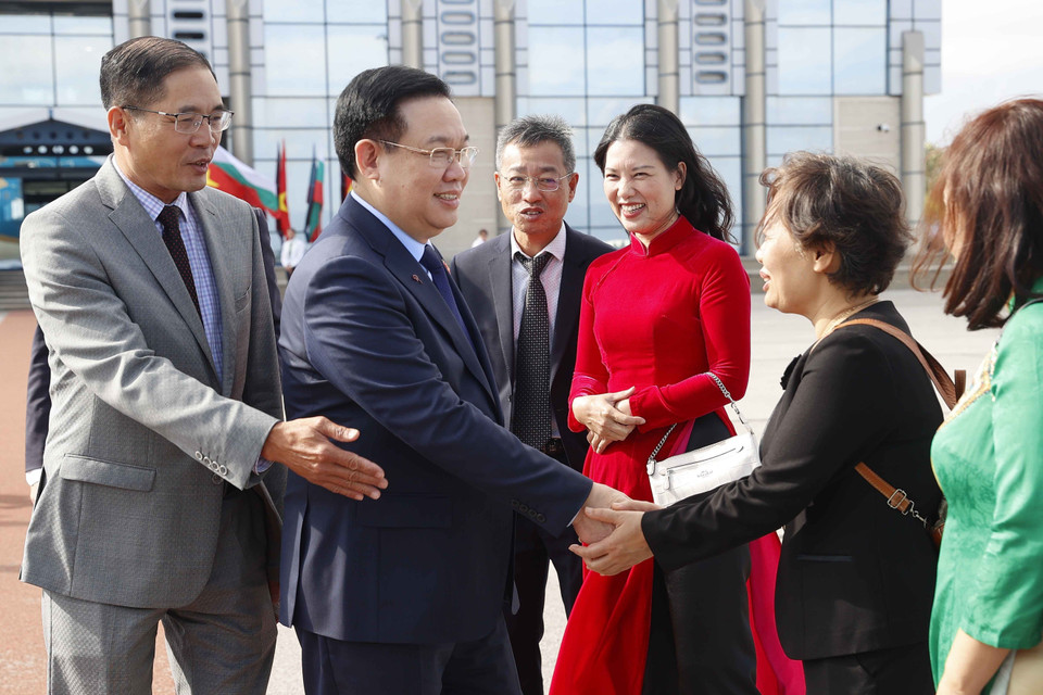 Lễ tiễn Chủ tịch Quốc hội Vương Đình Huệ tại Sân bay quốc tế Sofia, Thủ đô Bulgaria. (Ảnh: Doãn Tấn/TTXVN)