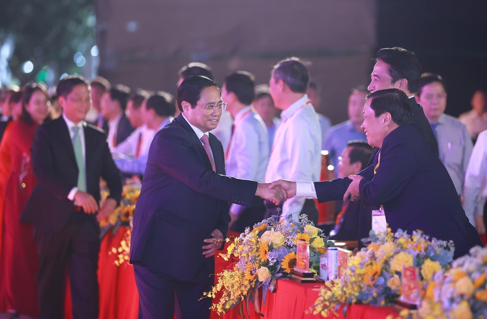 Thủ tướng Phạm Minh Chính đến dự Lễ kỷ niệm 370 năm xây dựng và phát triển tỉnh Khánh Hòa. (Ảnh: Dương Giang/TTXVN)