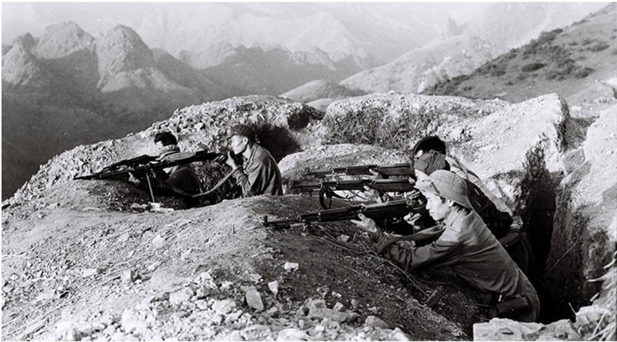 Bộ đội chiến đấu bảo vệ biên giới phía Bắc của Tổ quốc (tháng 2/1979). (Ảnh: TTXVN)