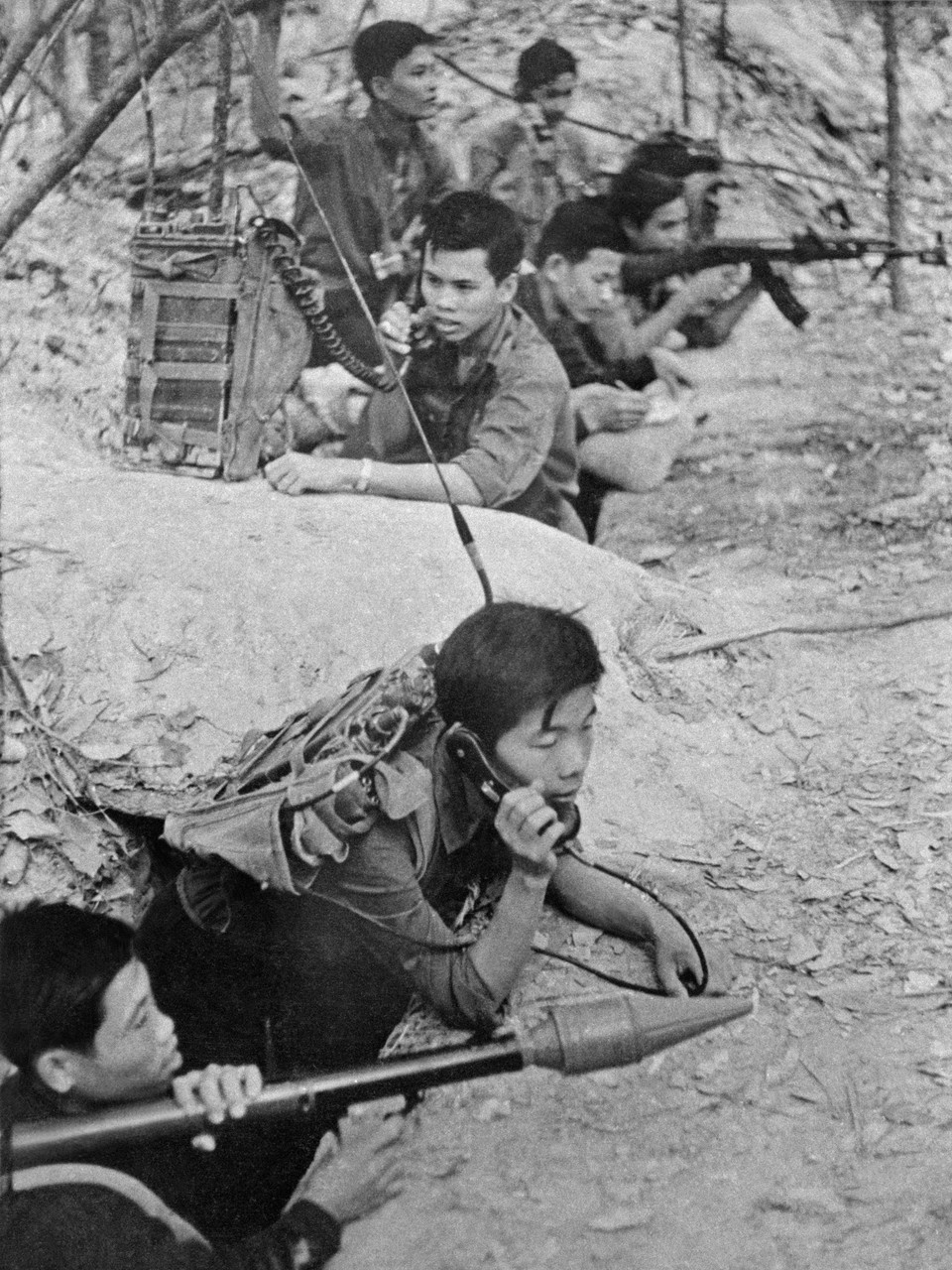 Đơn vị quân Giải phóng Tây Ninh tiến đánh để giải phóng thị trấn Gò Dầu, sau khi đánh thắng cuộc càn của Mỹ vào Nam Tây Ninh (1968). (Ảnh: Tư liệu TTXVN)